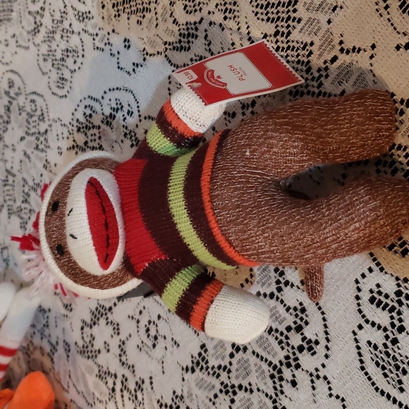 Assorted Plush Stuffed Toys. (6)